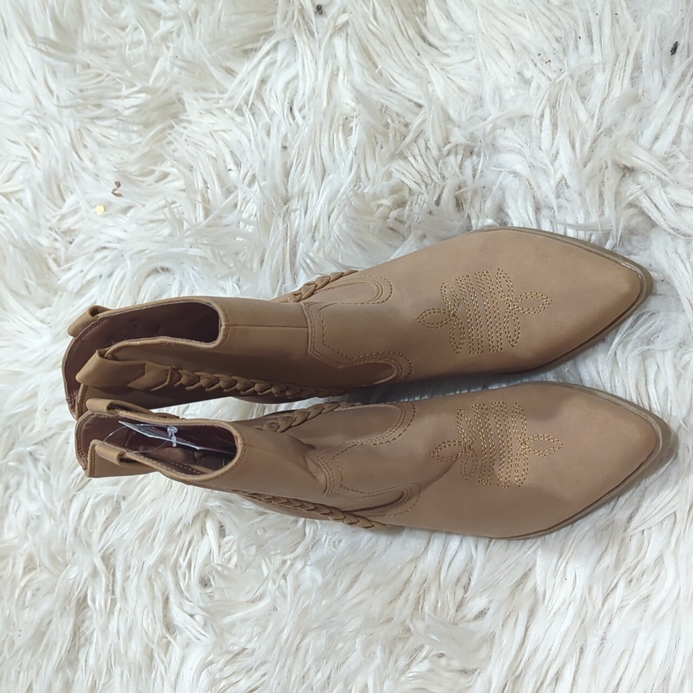Dolce vita size 7 booties
